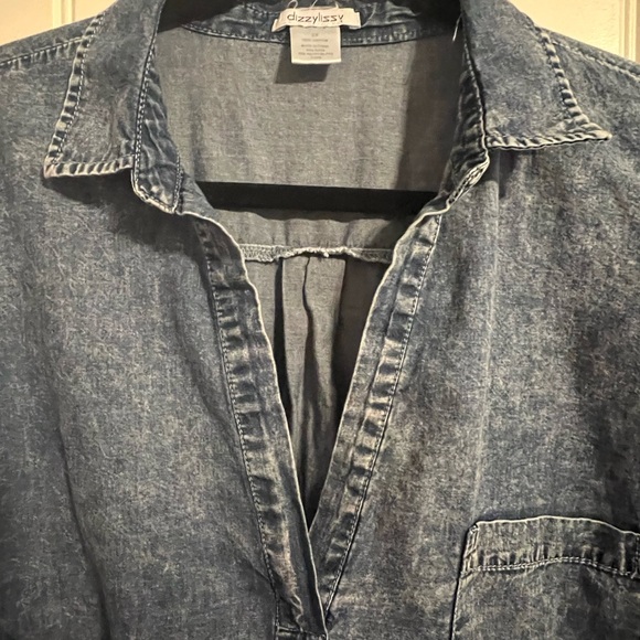 #1741. Dizzylizzy 3/4 Roll-Tab Sleeve Chambray Button Shirt. Women's Size 2X - Picture 2 of 7